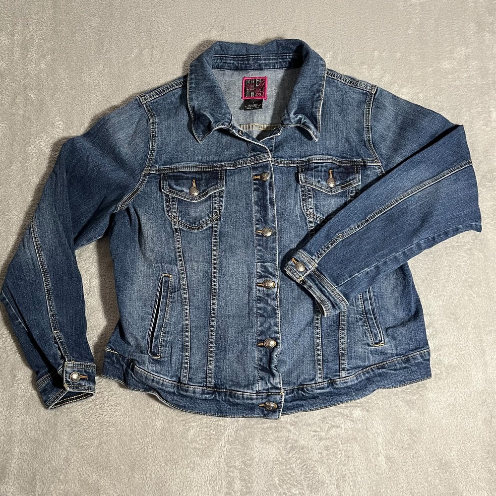 Torrid Size 2 Womens Denim Trucker Jacket Medium Wash Cotton Spandex